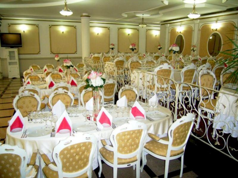 Grand Hotel Ceahlau Piatra Neamt Ngoại thất bức ảnh